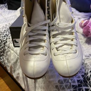 Womens figure skates